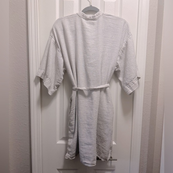 Hearth & Hand by Magnolia Linen Robe Size M/L - Picture 3 of 5
